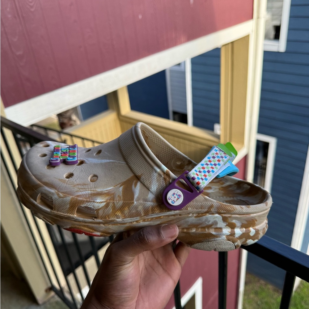 Crocs X Cinnamon Toast Crunch Clogs Sandals M Size 10 / W Size 12 READ - Picture 4 of 6